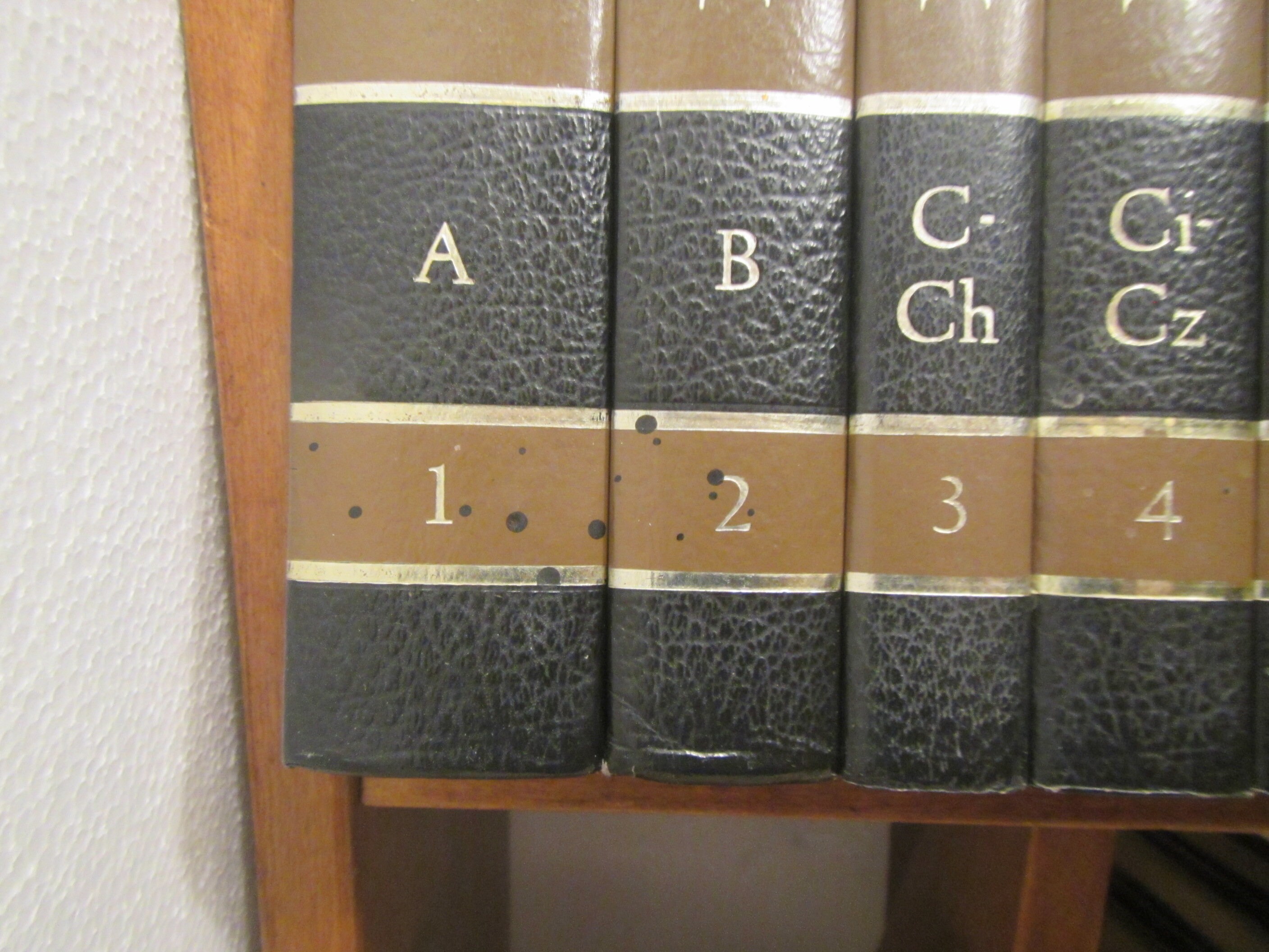 1976 WORLD BOOK ENCYCLOPEDIAS ** 22 Volumes A Thru Z