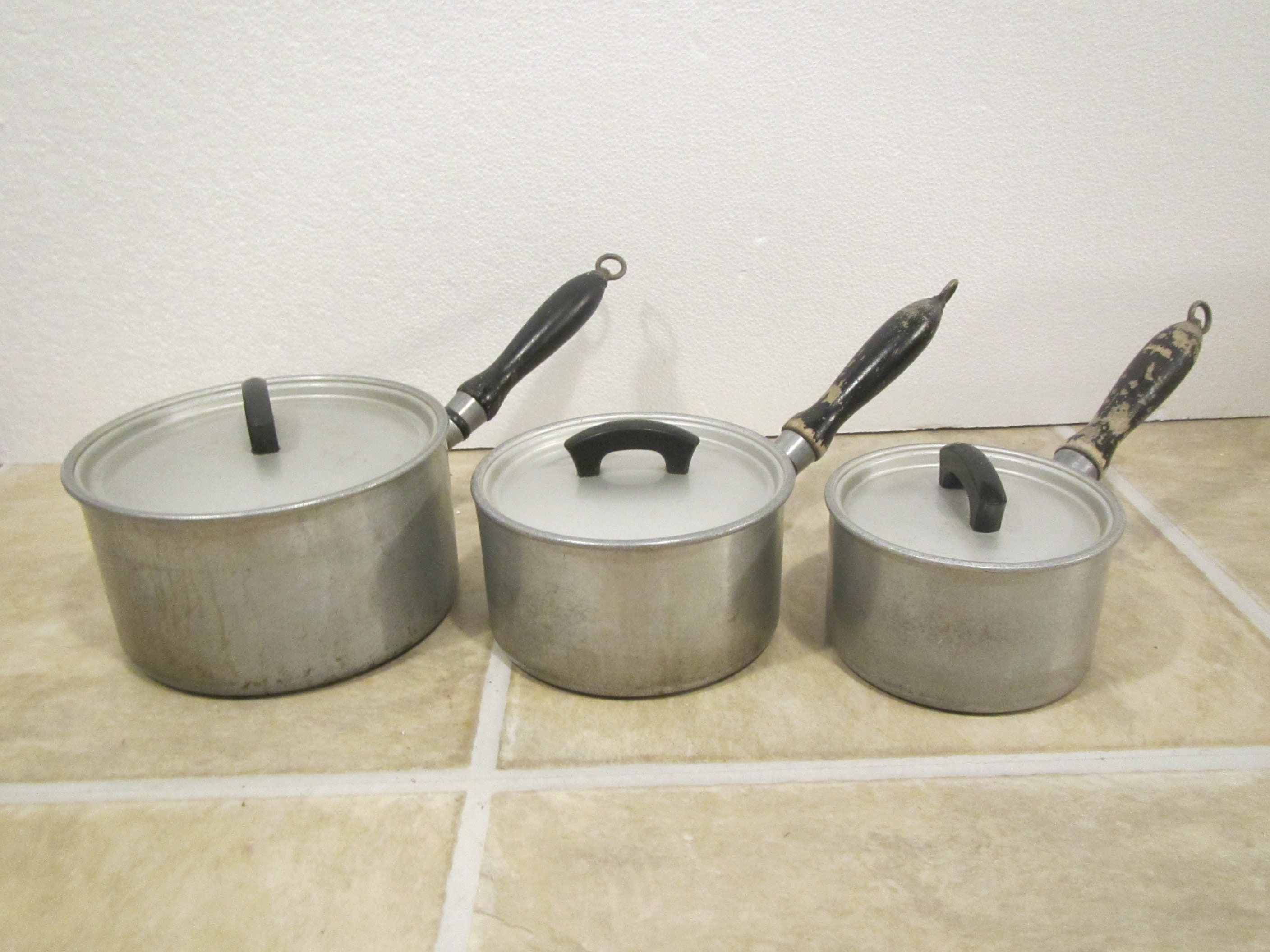 Vntg 3 Set:Wear Ever aluminum pots w Lids. #701, 701 1/2, 702 1/2