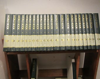 The World Book Encyclopedia全22巻 The World Book Encyclopedia 2025 - Hardcover 22 Volume Set
