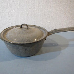 vintage Gray ENAMEL 8 inch pan and cover  , Speckled * , Mid century enamel pan Granite ware ?