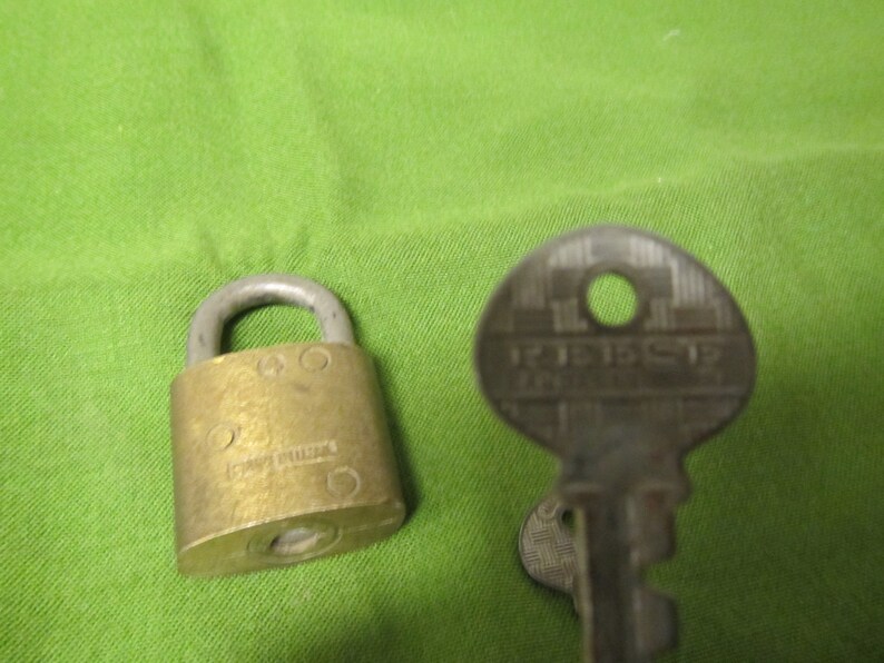 Vintage REESE Padlock With 2 Keys Reese Lock in Good Working Etsy