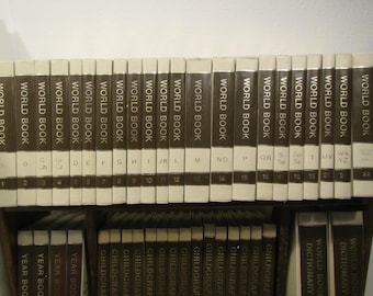 1979 New Standard Encyclopedia Complete 14 Volume Set A Thru