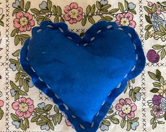 Juguete para gatos hecho a mano - Peluche con forma de corazón