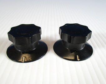 Coppia di manopole in bachelite nera con base arrotondata per amplificatore per radioamatori, larghezza 1 1/2".