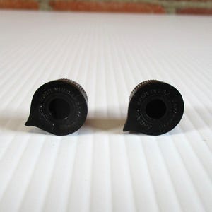 Kleine Schwarze Runde Zeiger Knöpfe Schwarz Daka-Ware 1,5 cm breit 1,9 cm hoch Bild 4