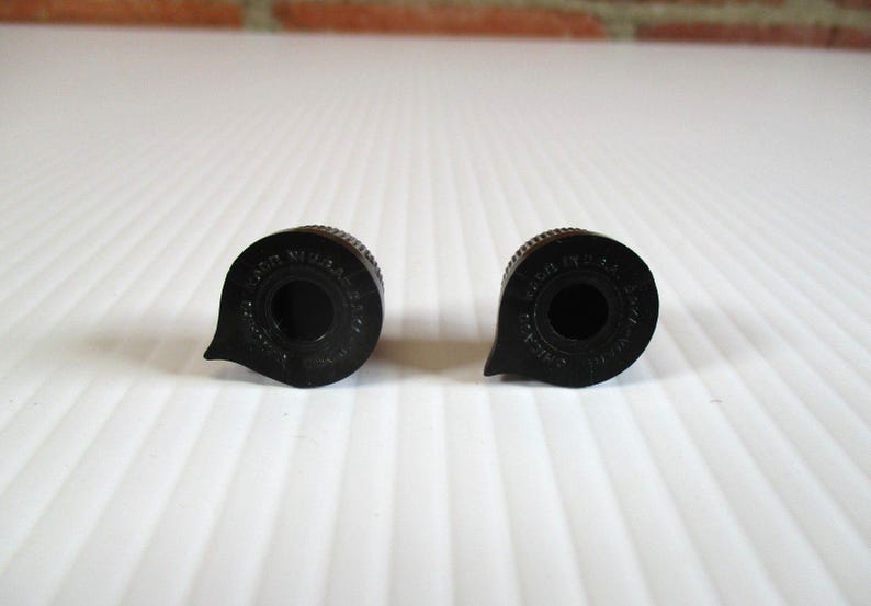 Kleine Schwarze Runde Zeiger Knöpfe Schwarz Daka-Ware 1,5 cm breit 1,9 cm hoch Bild 4