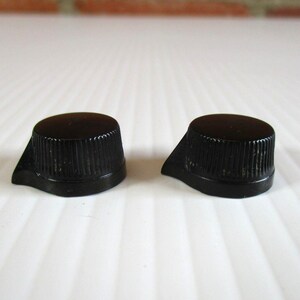 Kleine Schwarze Runde Zeiger Knöpfe Schwarz Daka-Ware 1,5 cm breit 1,9 cm hoch Bild 2