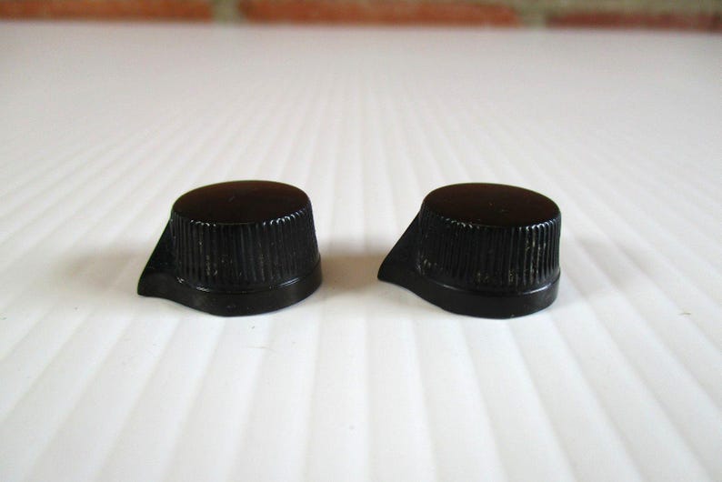 Kleine Schwarze Runde Zeiger Knöpfe Schwarz Daka-Ware 1,5 cm breit 1,9 cm hoch Bild 2