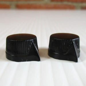 Small Black Round Pointer Knobs Black Pair Daka-Ware 5/8" wide 3/8" Tall
