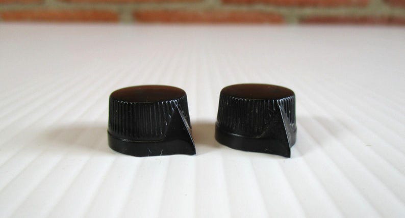 Kleine Schwarze Runde Zeiger Knöpfe Schwarz Daka-Ware 1,5 cm breit 1,9 cm hoch Bild 1