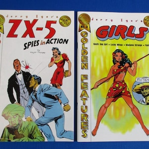 以下が含まれることがあります： Jerry Iger's ZX-5 Spies in Action No. 4とJerry Iger's Girls No. 3というタイトルのヴィンテージコミック2冊。表紙には、槍を持つ人物やスーツを着た様々なキャラクターなど、アクションシーンのカラフルなイラストが描かれています。