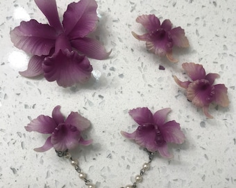 Beautiful Vintage Germany Tropical Purple Orchid Early Plastic Parure Set - 40s Wartime Pre Tiki Earrings Sweater Clips Brooch