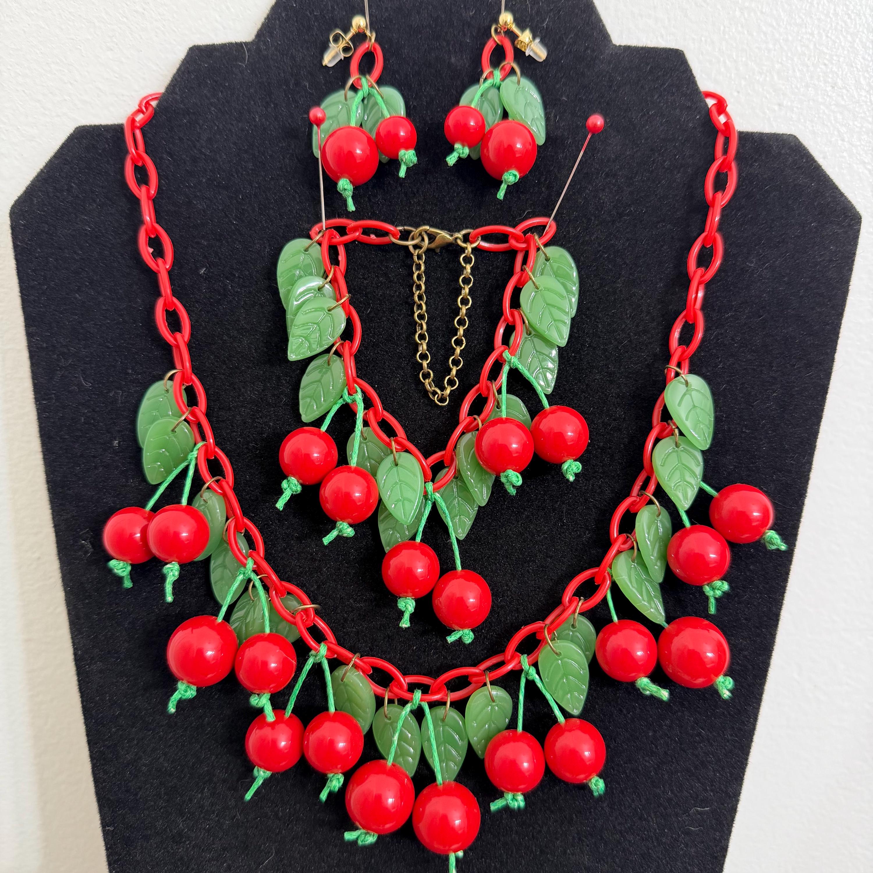 Collier Vintage Perles Bakélite Tonneau Cerise - 27 Perles - Occasion