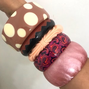Vintage Bangles Lot Lucite Resin Plastic Chunky and Spacers Bangle Stack Lot of 5 Carved Polka Dot Zig Zag Marbeled Bangle Bracelets