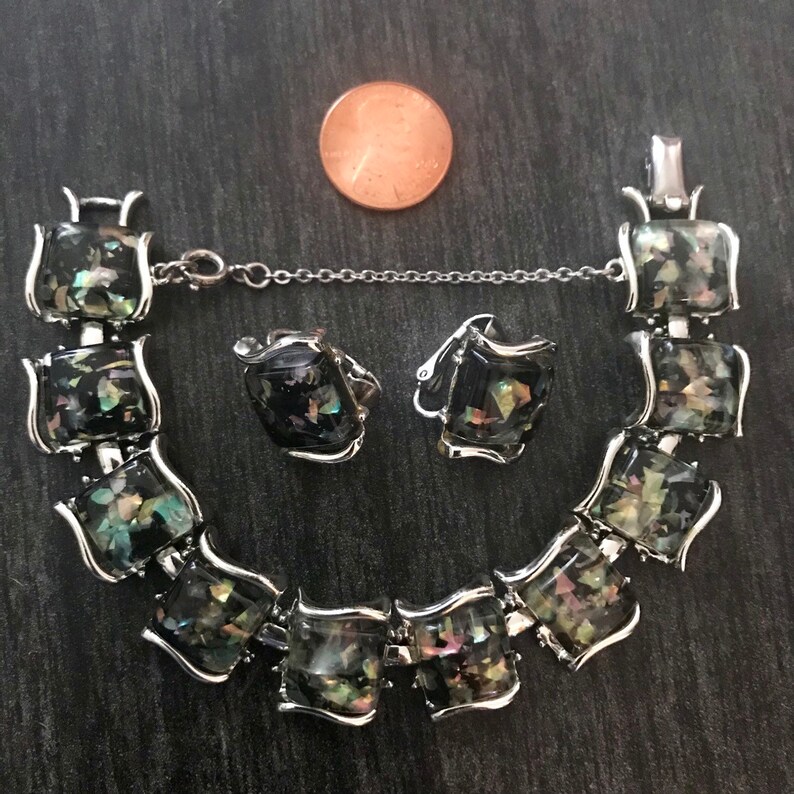 Beautiful 1950s 50s Vintage Black Fleck Goth Tiki Atomic Confetti Lucite resin Silver Tone Bracelet Clip Earrings Set by CORO