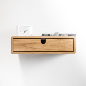 Floating Nightstand in Oak with 1 drawer, straight forehead