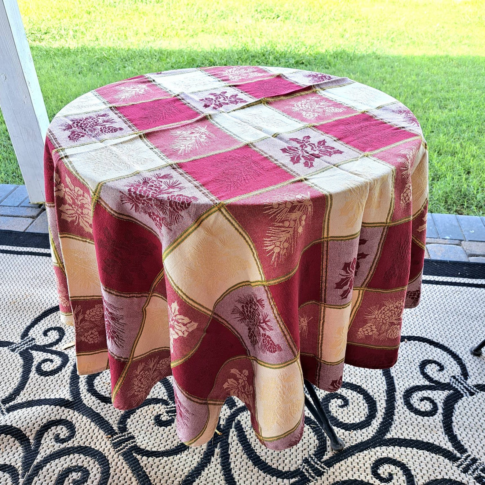 Vintage Round Christmas Plaid Tablecloth Set of 4 Napkins. Etsy