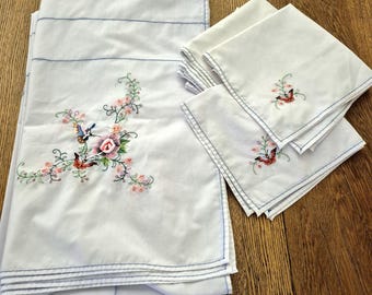 Vintage Embroidered Butterfly Tablecloth Set, 8 Napkins. Rectangle Cotton Tablecloth 81"x 66"
