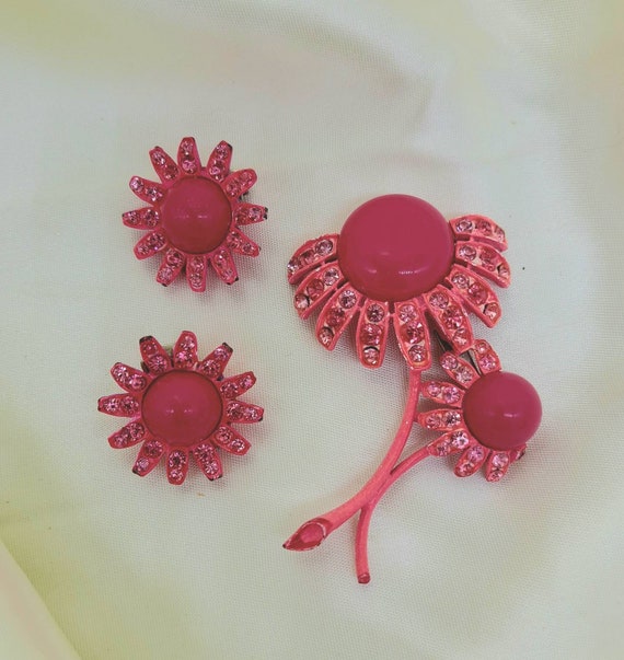 Vintage Weiss Pink Brooch and Clip Earrings Set. … - image 4