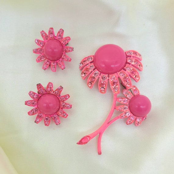 Vintage Weiss Pink Brooch and Clip Earrings Set. … - image 2