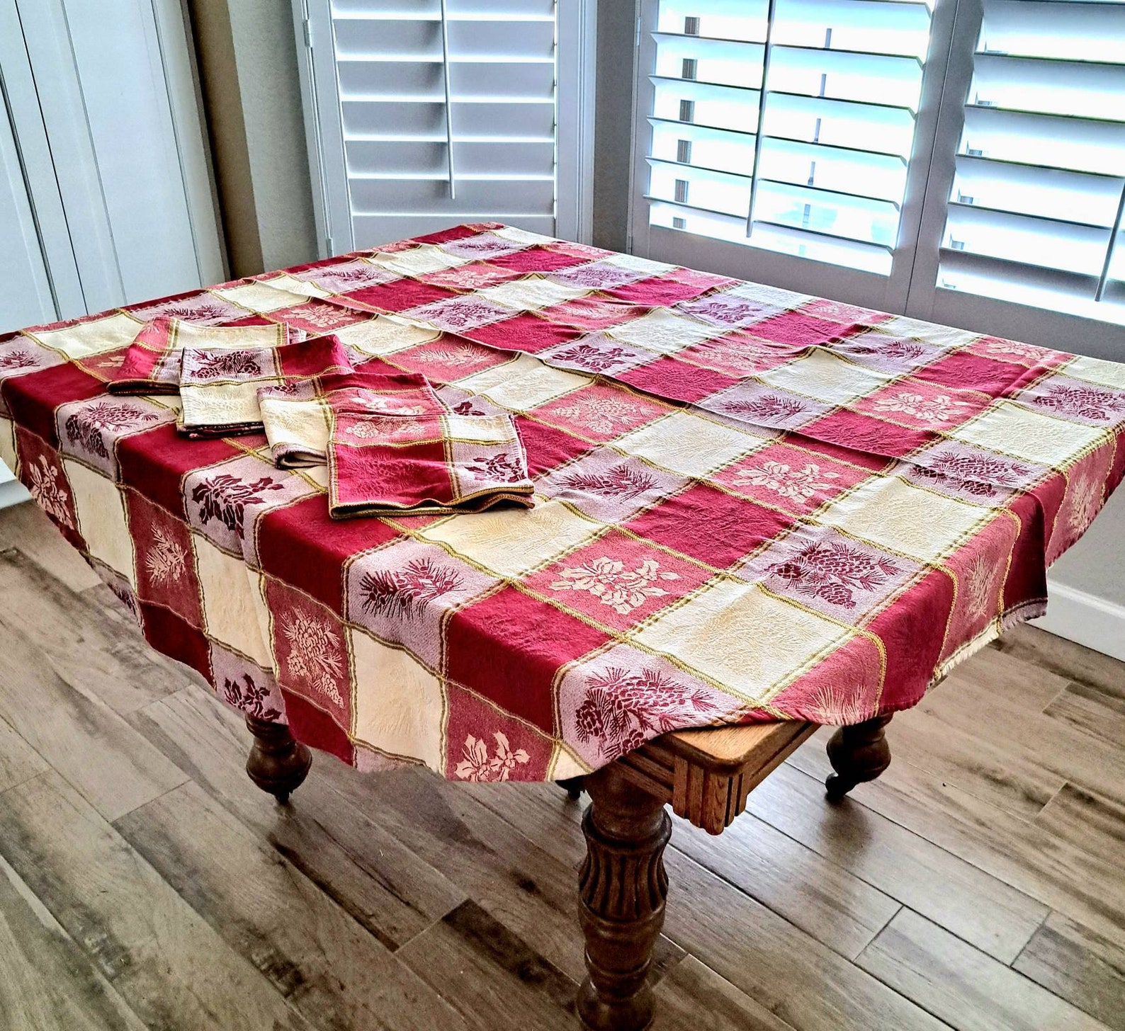 Vintage Round Christmas Plaid Tablecloth Set of 4 Napkins. Etsy