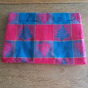 Vintage Christmas Plaid Tablecloth Natural Impressions La Jacquard Red and Green Cotton w/ Gold Metalic Accent Weave. Original Pkg Rectangle