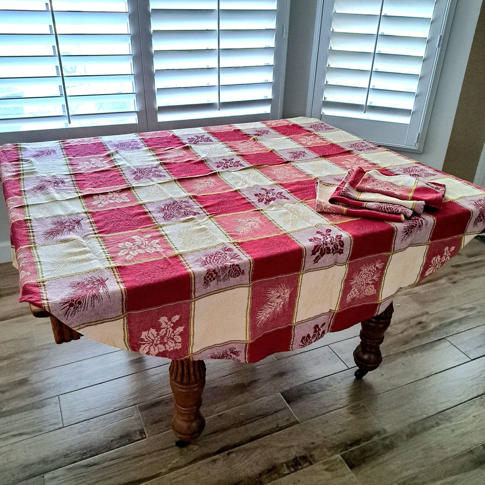 Vintage Round Christmas Plaid Tablecloth Set of 4 Napkins. Etsy