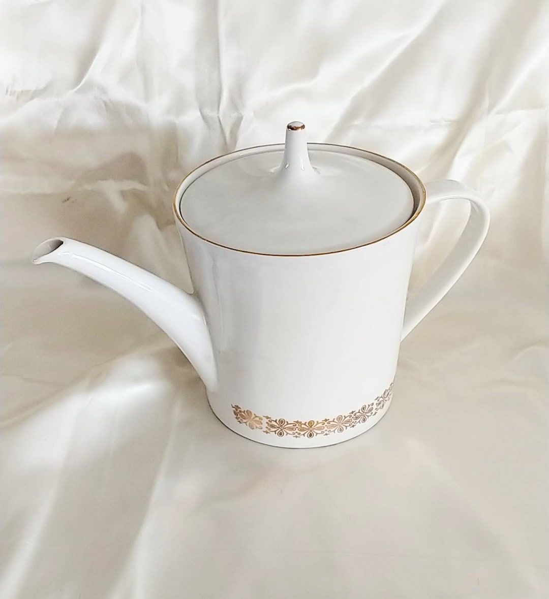 Constantia Fine China Teapot Vintage 1977. Made in South Africa. very