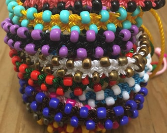 Hippie love. Square knot. Friendship bracelet. Beaded bracelet. Boho chic. String bracelet. Choose your color