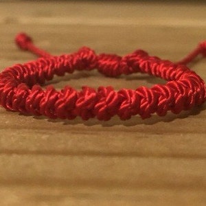 red string bracelet italian