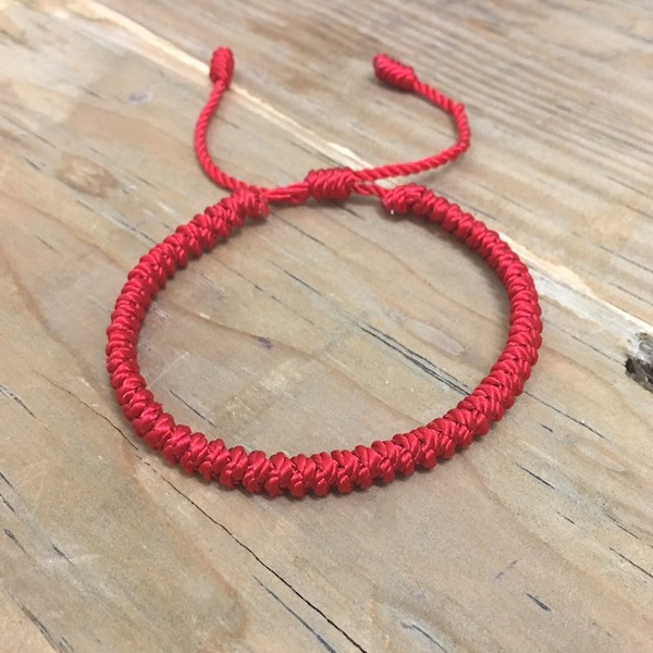 Red string bracelet. Chinese knot bracelet. Mal de ojo. Snake knot.