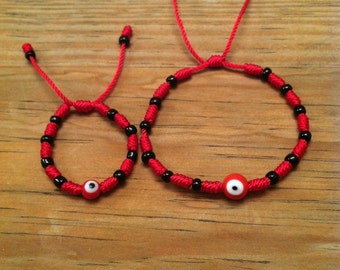 Mommy and me bracelet. Mommy and me evil eye bracelet. Red string braceley set. Knots bracelet. String bracelet. Evil eye bracelet.