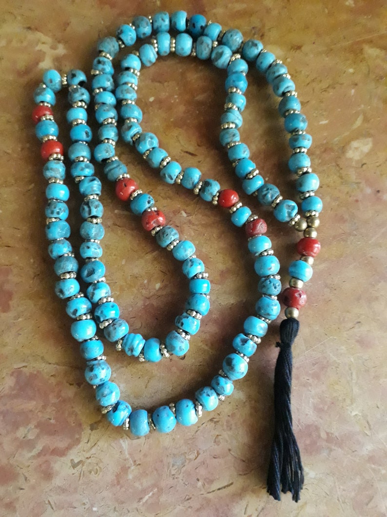 Authentic and beautiful Tibetan mala 108 with mineral paste of turquoise and coral grains from Tibet 70s Vintage.