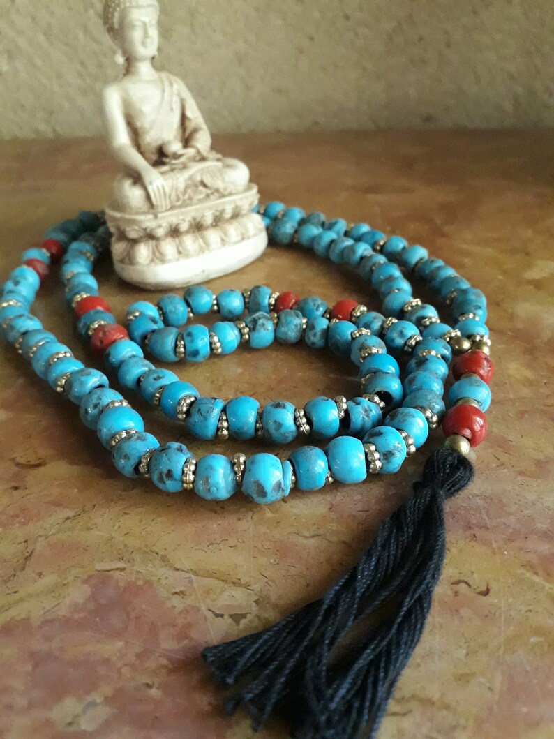 Authentic and beautiful Tibetan mala 108 with mineral paste of turquoise and coral grains from Tibet 70s Vintage.