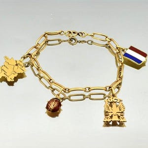 18K Gold Vintage French Charm Bracelet ~ 7 1/4 inches
