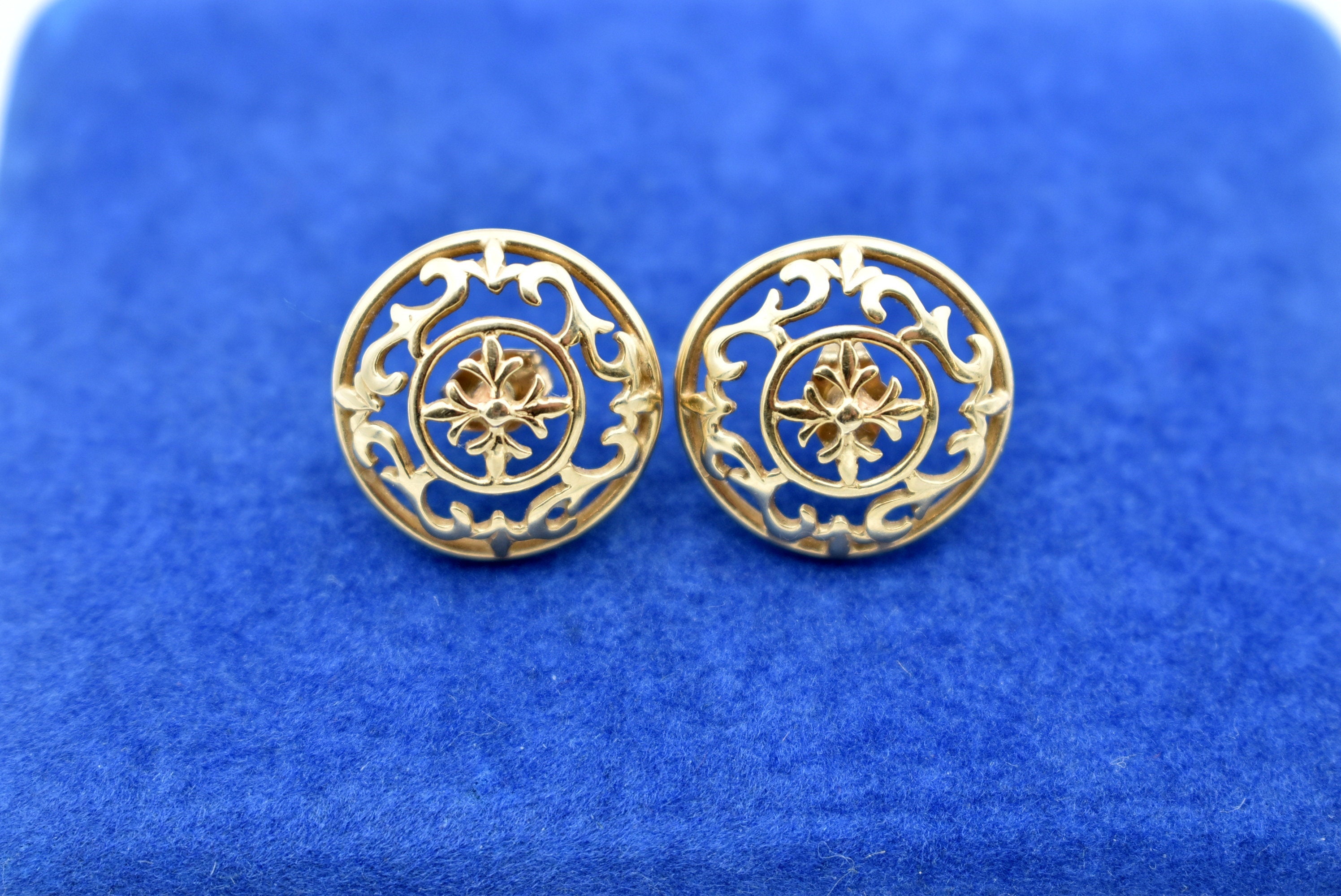 Carla 14k earrings top