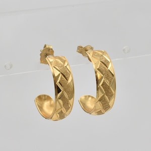 14K Yellow Gold Diamond Cut Half Hoop Earrings Signed ~ Post