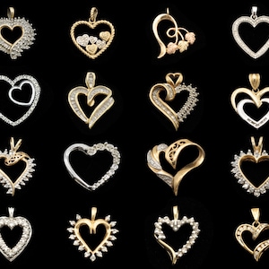 Op de afbeelding: Een collectie van zestien hartvormige hangers gerangschikt in een vier bij vier raster. De hangers zijn vervaardigd uit geel-, wit- en rosékleurige metalen en hebben diverse ontwerpen, waaronder pavé-gezette stenen en opengewerkte frames.