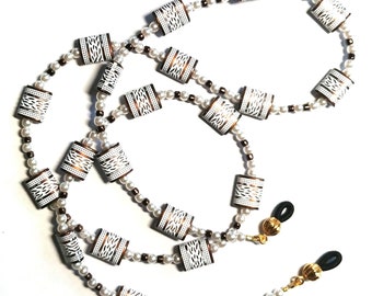 Bronze Eyeglass Chain: Stylish Beaded Glasses Holder