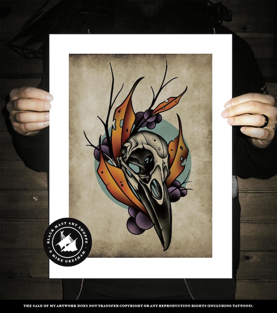 鳥の骨、花柄、カラスの頭蓋骨、ネオトラディショナルタトゥー