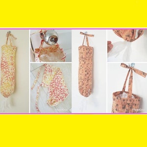 Op de afbeelding: Een set van vier stoffen zakdispensers met een bloemenpatroon. De dispensers zijn gemaakt van stof en hebben een trekkoord sluiting. Ze hangen aan een muur.