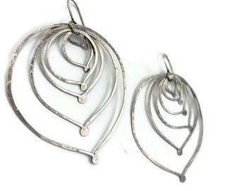 Sterling silver overlapping teardrop  earrings.  (E141)