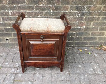 Vintage Victorian Upholstered Piano Stool With Pull-out Music Sheet Compartment.