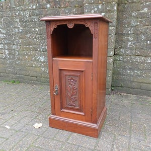 Victorian Mahogany Pot Cupboard Bedside Cabinet Antique Edwardian Nightstand Carved Flower Door Solid Wood Side Table