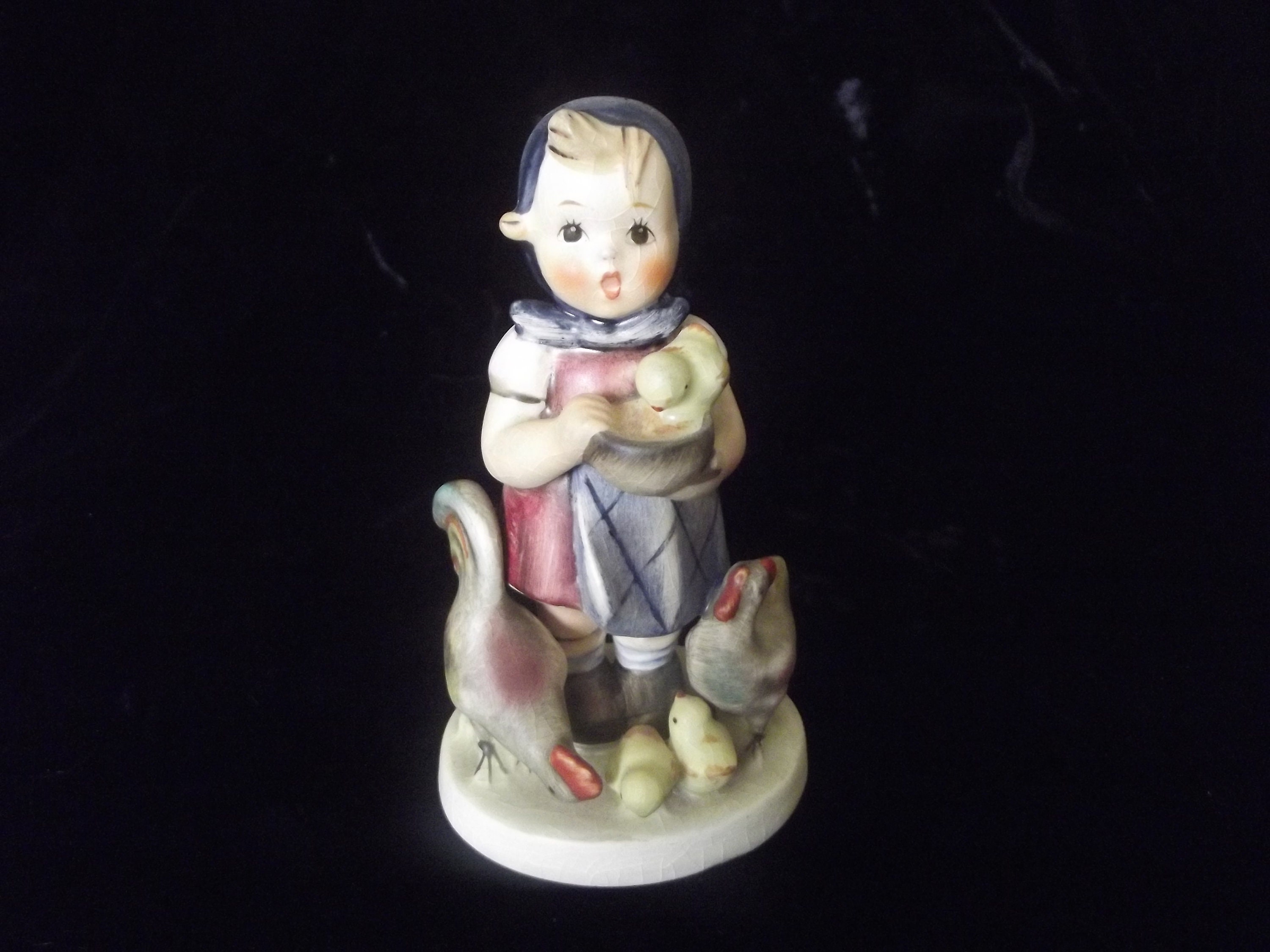 RARE Goebel Figurine, Feeding Time, 199 TMK2, Rare Figurine
