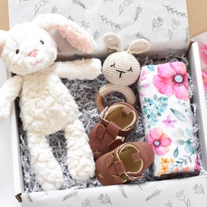 New Mom Gift Box | Baby Gift Box | Newborn Baby Gift Set | Baby Shower Gift | Baby Girl Gift | Welcome Baby Gift | Mom To Be Gift