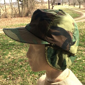 Vintage Camo Hat.  Hunting Cap.  Camouflage Hat.  Unisex Camouflage.   Bucket Hat. 22&quot;