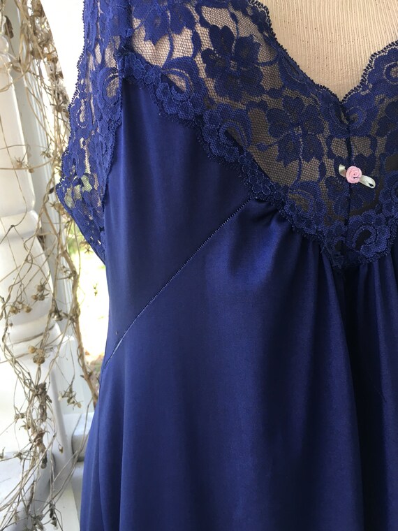 Vintage Lorraine Royal Blue Lace Nightgown.  Size… - image 6