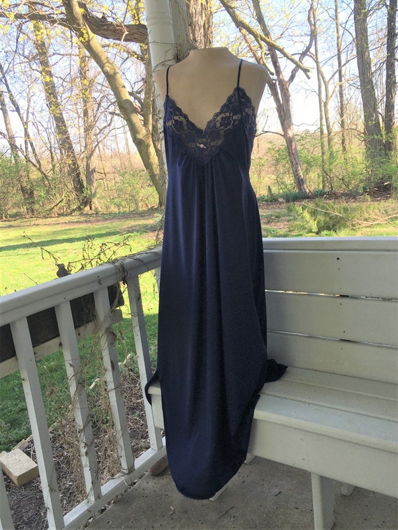 Vintage Lorraine Royal Blue Lace Nightgown.  Size… - image 3