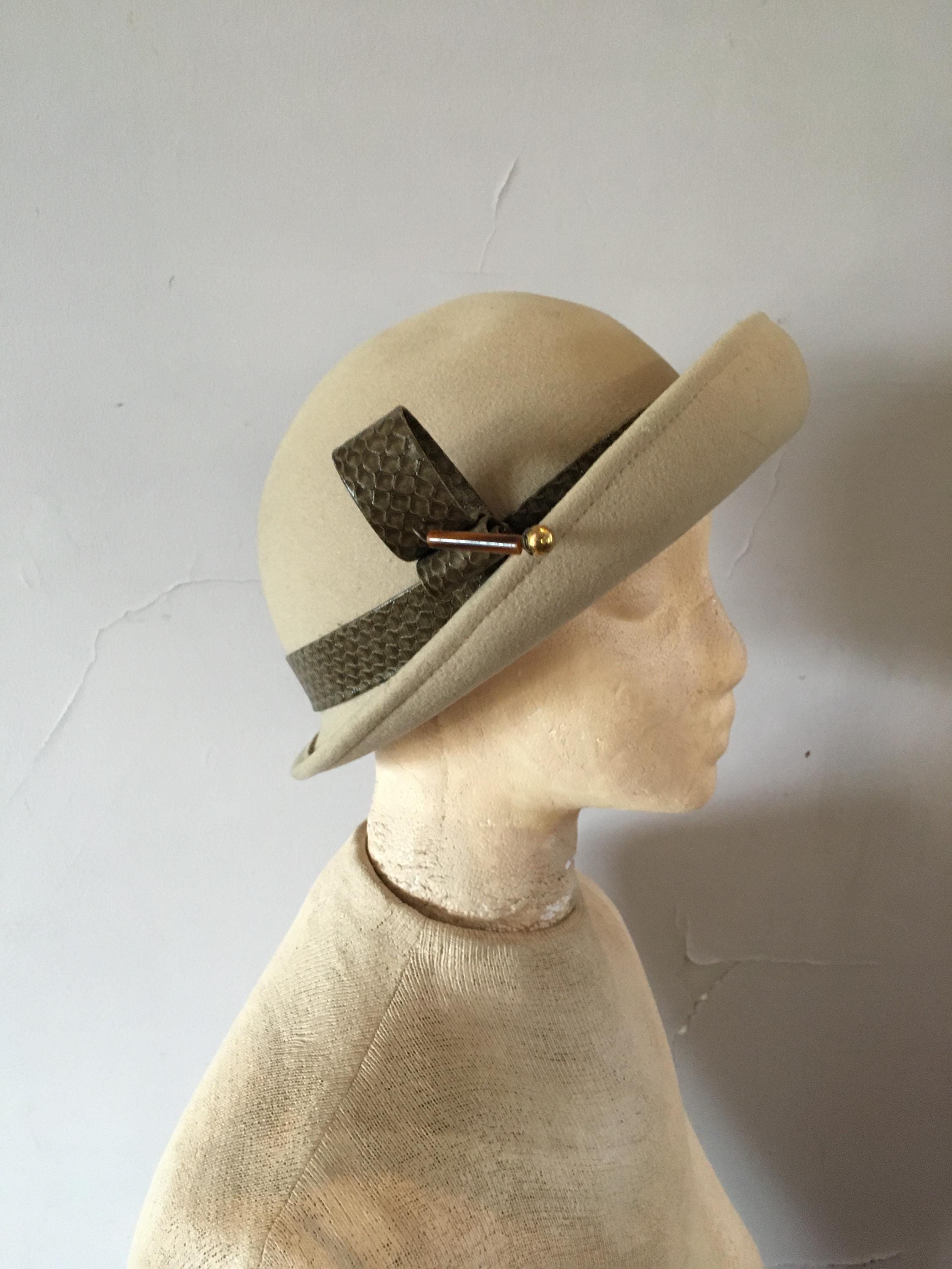 NWT Vintage 1960\'s Mr. John Classic Hat Red with animal print & large feathers Mr John Classic Vintage Hat Austria Brown Felt Faux Fur Roll  main image 2